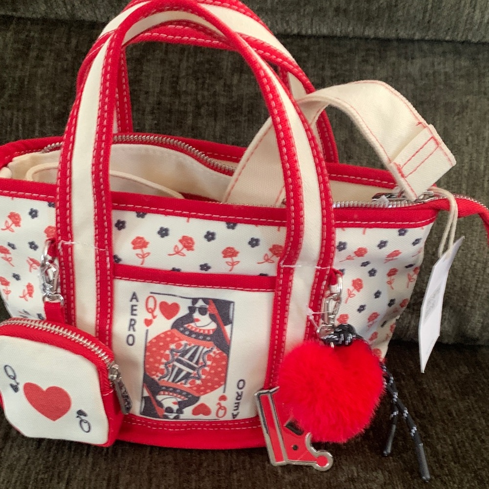 🆕- EXCLUSIVE! Aeropostale Red and Cream Queen Of Hearts Mini  Tote - Picture 5 of 15